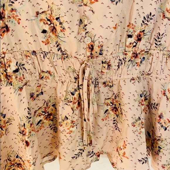 Floral Blouse NWT - Picture 3 of 4